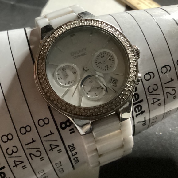 DKNY Women’s Watch White Silver-tone (NY-4985) - Picture 12 of 13